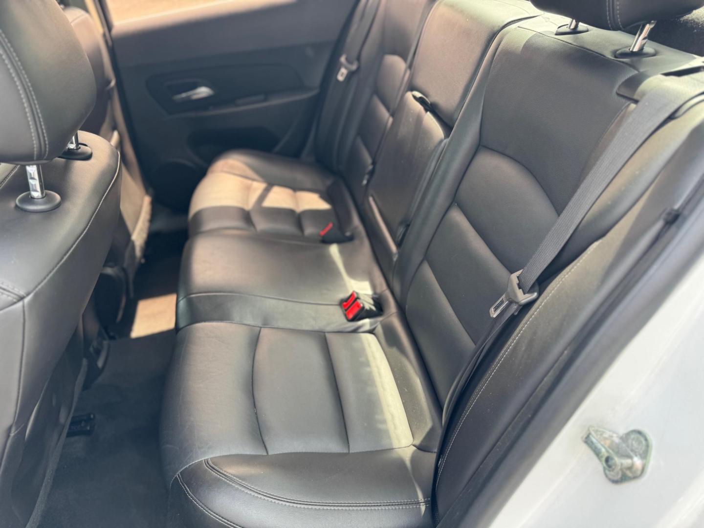 2015 WHITE CHEVROLET CRUZE 2LT 2LT Auto (1G1PE5SBXF7) with an 1.4L L4 DOHC 16V TURBO engine, 6-Speed Automatic transmission, located at 10740 Forest Lane, Dallas, TX, 75243, (972) 272-7300, 32.908588, -96.701813 - Photo#4
