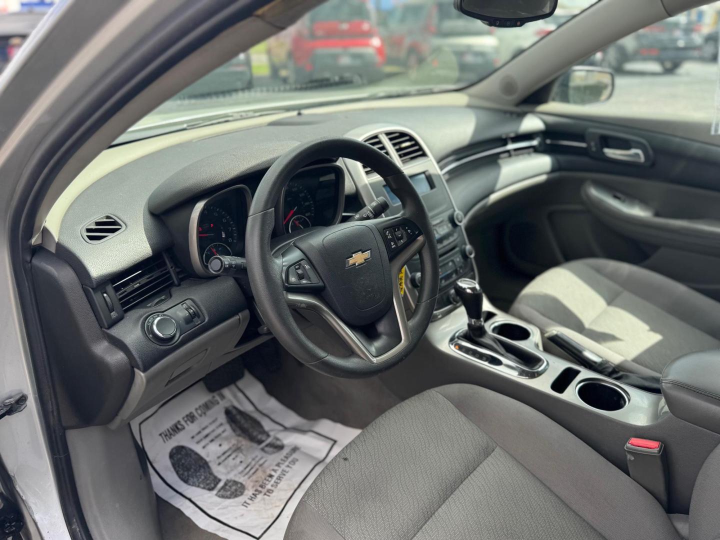 2015 SILVER CHEVROLET MALIBU LS LS (1G11B5SL8FF) with an 2.5L L4 DOHC 16V engine, 6-Speed Automatic transmission, located at 10740 Forest Lane, Dallas, TX, 75243, (972) 272-7300, 32.908588, -96.701813 - Photo#5