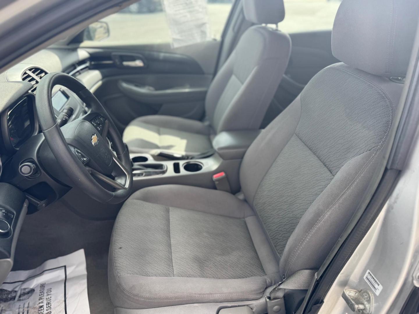 2015 SILVER CHEVROLET MALIBU LS LS (1G11B5SL8FF) with an 2.5L L4 DOHC 16V engine, 6-Speed Automatic transmission, located at 10740 Forest Lane, Dallas, TX, 75243, (972) 272-7300, 32.908588, -96.701813 - Photo#6