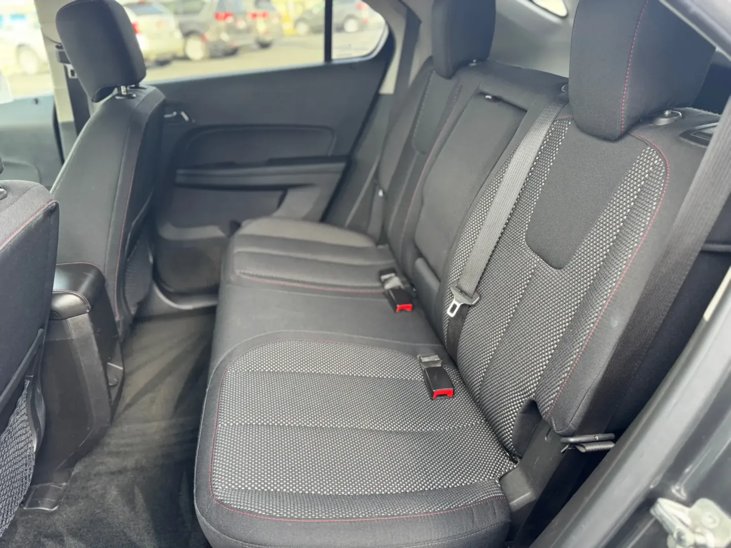 2013 Chevrolet Equinox 1LT 2WD (2GNFLDE30D6) with an 3.6L V6 DOHC 24V engine, 6-Speed Automatic transmission, located at 10740 Forest Lane, Dallas, TX, 75243, (972) 272-7300, 32.908588, -96.701813 - ### Unleash Your Adventurous Spirit with the 2013 Chevrolet Equinox at Traditional Autos!<br /> <br /> Are you ready to elevate your weekend adventures or daily commutes? Look no further than the versatile 2013 Chevrolet Equinox, now available at **Traditional Autos**, your trusted pre-owned dealers - Photo#4