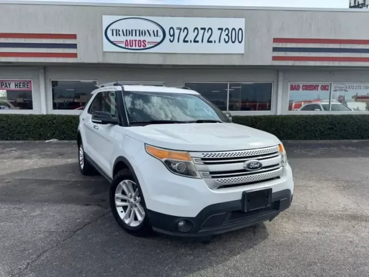 2014 WHITE Ford Explorer XLT FWD (1FM5K7D86EG) with an 3.5L V6 DOHC 24V engine, 6-Speed Automatic transmission, located at 10740 Forest Lane, Dallas, TX, 75243, (972) 272-7300, 32.908588, -96.701813 - If you're searching for a spacious and reliable SUV that can handle family trips, weekend adventures, or daily commuting with ease, look no further than this stunning 2014 Ford Explorer XLT FWD available at Traditional Autos. With its generous seating for up to seven passengers, this versatile SUV i - Photo#0