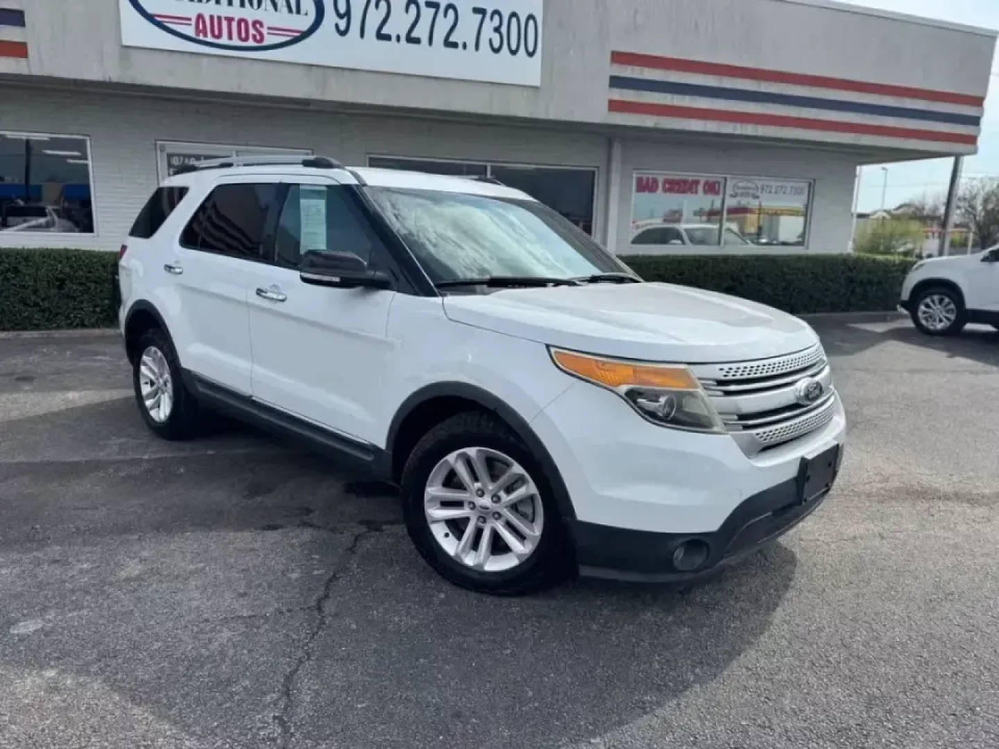 2014 WHITE Ford Explorer XLT FWD (1FM5K7D86EG) with an 3.5L V6 DOHC 24V engine, 6-Speed Automatic transmission, located at 10740 Forest Lane, Dallas, TX, 75243, (972) 272-7300, 32.908588, -96.701813 - If you're searching for a spacious and reliable SUV that can handle family trips, weekend adventures, or daily commuting with ease, look no further than this stunning 2014 Ford Explorer XLT FWD available at Traditional Autos. With its generous seating for up to seven passengers, this versatile SUV i - Photo#1