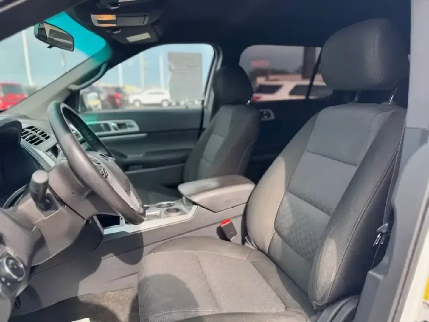 2014 WHITE Ford Explorer XLT FWD (1FM5K7D86EG) with an 3.5L V6 DOHC 24V engine, 6-Speed Automatic transmission, located at 10740 Forest Lane, Dallas, TX, 75243, (972) 272-7300, 32.908588, -96.701813 - If you're searching for a spacious and reliable SUV that can handle family trips, weekend adventures, or daily commuting with ease, look no further than this stunning 2014 Ford Explorer XLT FWD available at Traditional Autos. With its generous seating for up to seven passengers, this versatile SUV i - Photo#7