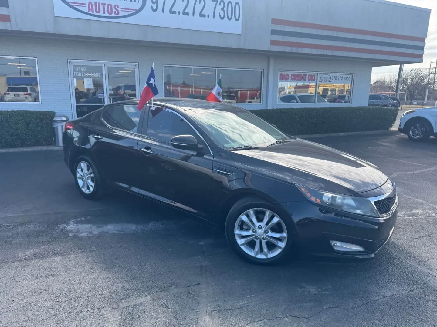 2013 Kia Optima EX (5XXGN4A79DG) with an 2.4L L4 DOHC 16V engine, 6-Speed Automatic transmission, located at 10740 Forest Lane, Dallas, TX, 75243, (972) 272-7300, 32.908588, -96.701813 - **Discover Your Ideal Commuter Companion: 2013 Kia Optima at Traditional Autos!**<br /> <br /> Rev up your daily drive with the 2013 Kia Optima, an exceptional choice for budget-conscious buyers who crave style, comfort, and reliability. Whether you're navigating through the busy streets of Dallas o - Photo#1