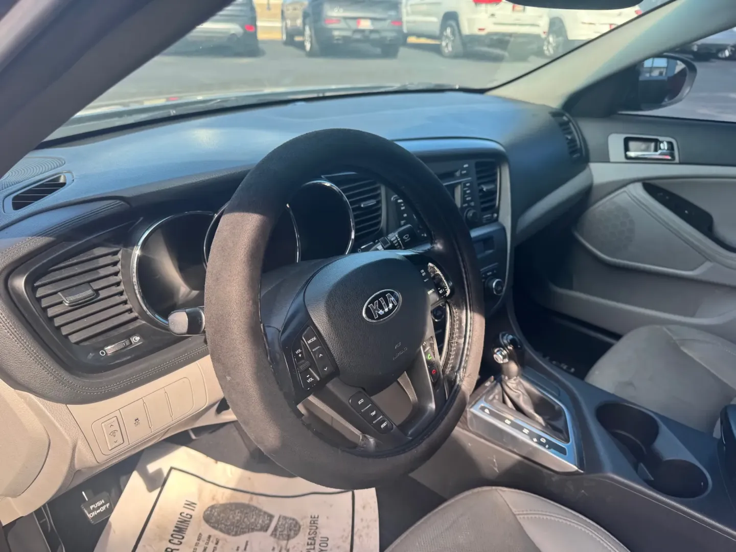 2013 Kia Optima EX (5XXGN4A79DG) with an 2.4L L4 DOHC 16V engine, 6-Speed Automatic transmission, located at 10740 Forest Lane, Dallas, TX, 75243, (972) 272-7300, 32.908588, -96.701813 - **Discover Your Ideal Commuter Companion: 2013 Kia Optima at Traditional Autos!**<br /> <br /> Rev up your daily drive with the 2013 Kia Optima, an exceptional choice for budget-conscious buyers who crave style, comfort, and reliability. Whether you're navigating through the busy streets of Dallas o - Photo#7