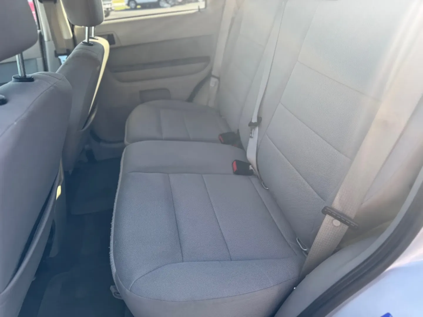 2010 Ford Escape XLT FWD (1FMCU0D79AK) with an 2.5L L4 DOHC 16V engine, 6-Speed Automatic transmission, located at 10740 Forest Lane, Dallas, TX, 75243, (972) 272-7300, 32.908588, -96.701813 - **Explore Your Next Adventure with the 2010 Ford Escape SUV at Traditional Autos!**<br /> <br /> Are you seeking a reliable and spacious vehicle perfect for your family outings, weekend adventures, or daily commutes through the bustling streets of Dallas? Look no further! This 2010 Ford Escape SUV, - Photo#4