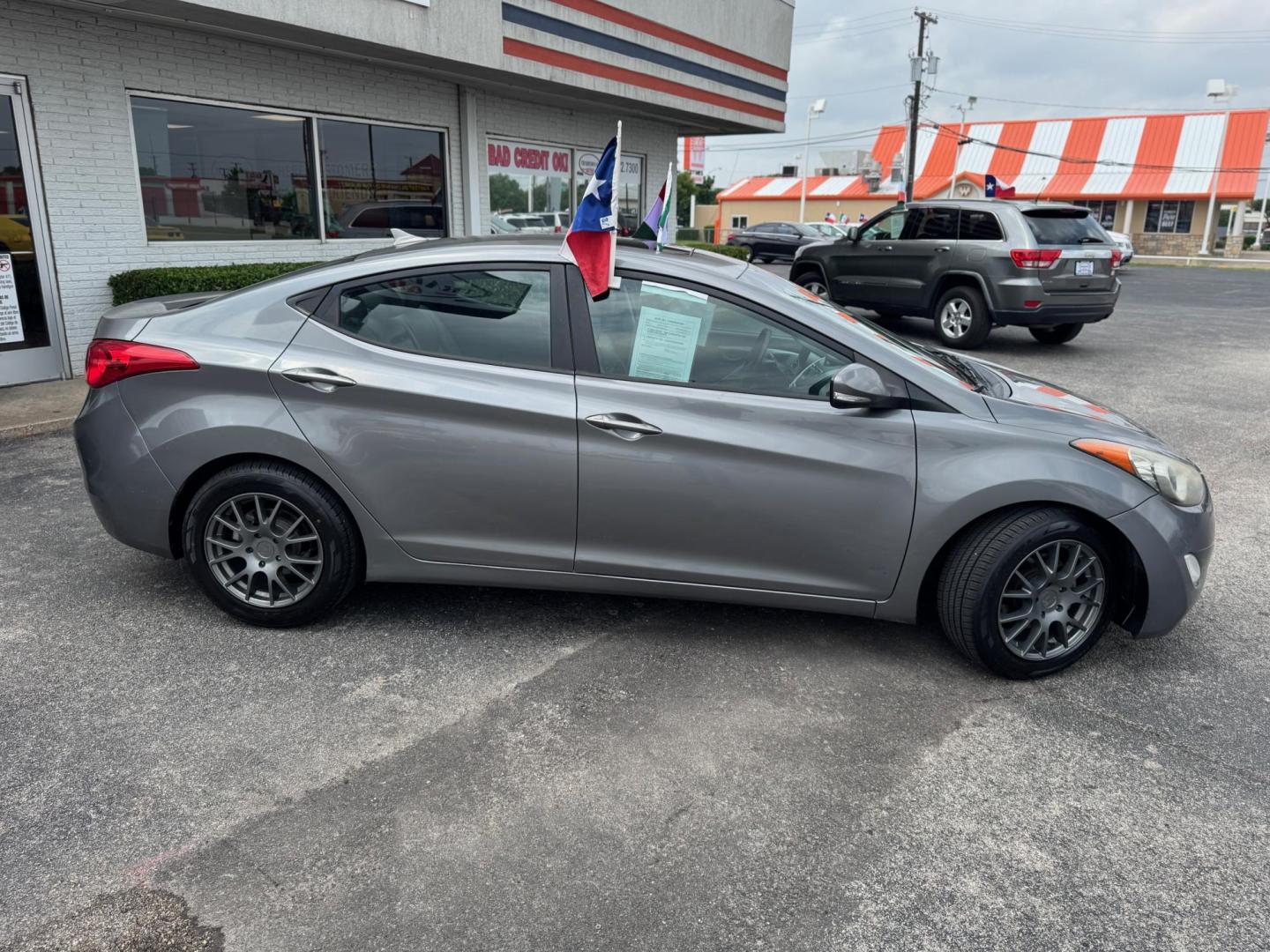 2013 GRAY HYUNDAI ELANTRA GLS; LIMITED Limited (5NPDH4AE1DH) with an 1.8L L4 DOHC 16V engine, 6-Speed Automatic transmission, located at 10740 Forest Lane, Dallas, TX, 75243, (972) 272-7300, 32.908588, -96.701813 - Photo#2