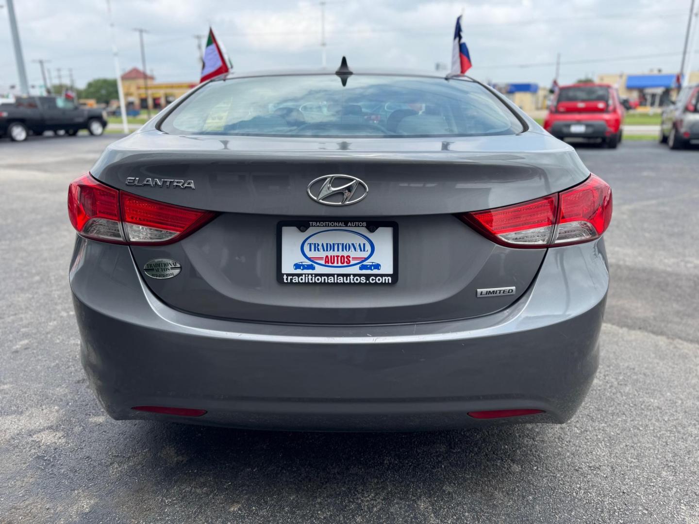 2013 GRAY HYUNDAI ELANTRA GLS; LIMITED Limited (5NPDH4AE1DH) with an 1.8L L4 DOHC 16V engine, 6-Speed Automatic transmission, located at 10740 Forest Lane, Dallas, TX, 75243, (972) 272-7300, 32.908588, -96.701813 - Photo#3