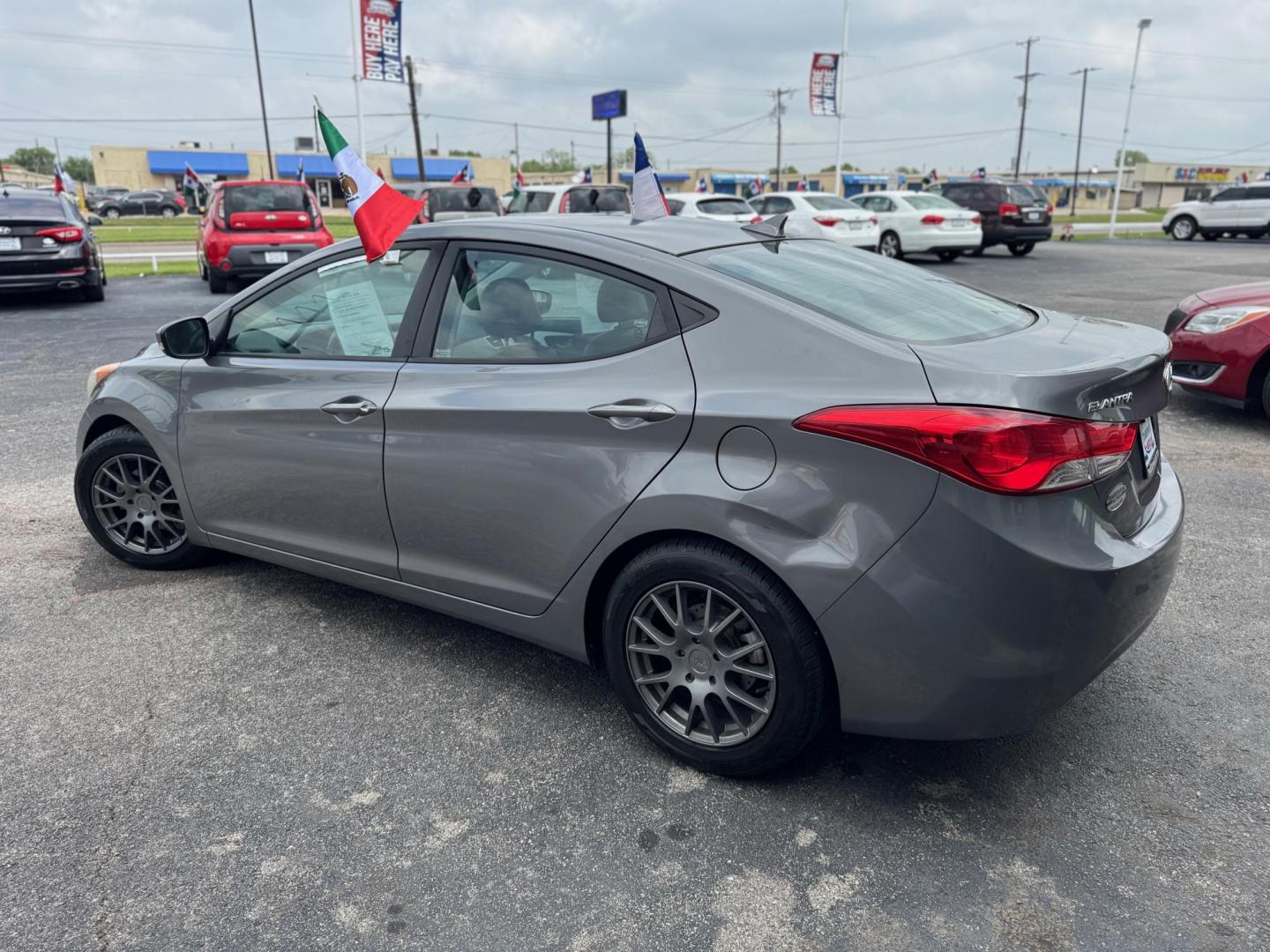 2013 GRAY HYUNDAI ELANTRA GLS; LIMITED Limited (5NPDH4AE1DH) with an 1.8L L4 DOHC 16V engine, 6-Speed Automatic transmission, located at 10740 Forest Lane, Dallas, TX, 75243, (972) 272-7300, 32.908588, -96.701813 - Photo#4