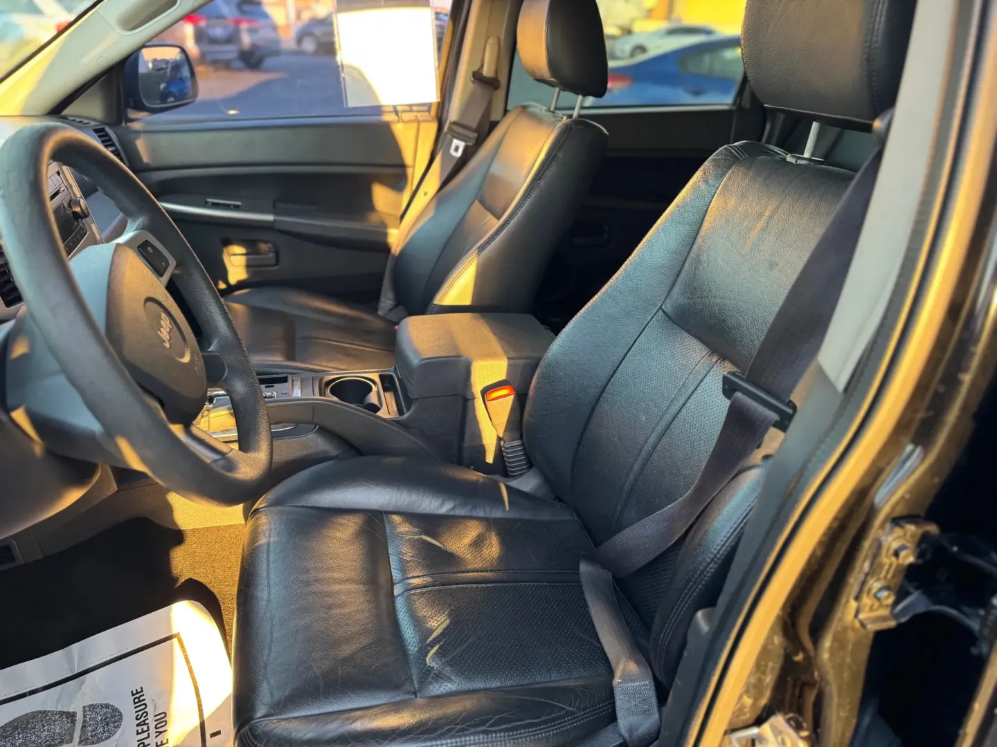 2008 Jeep Grand Cherokee Laredo 2WD (1J8GS48K78C) with an 3.7L V6 SOHC 12V engine, 5-Speed Automatic Overdrive transmission, located at 10740 Forest Lane, Dallas, TX, 75243, (972) 272-7300, 32.908588, -96.701813 - Are you ready to elevate your outdoor adventures? Look no further than this stunning **2008 Jeep Grand Cherokee** available at **Traditional Autos**, your trusted source for quality used vehicles in Dallas, TX. Perfectly suited for those who crave the thrill of weekend getaways or the daily commute - Photo#7