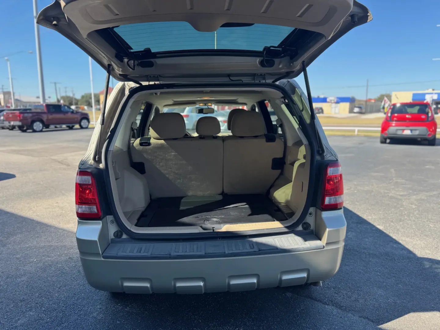 2011 Ford Escape XLT FWD (1FMCU0D7XBK) with an 2.5L L4 DOHC 16V engine, 6-Speed Automatic transmission, located at 10740 Forest Lane, Dallas, TX, 75243, (972) 272-7300, 32.908588, -96.701813 - ### Discover Your Next Adventure with This 2011 Ford Escape SUV!<br /> <br /> Perfect for weekend getaways, daily commutes, or family road trips, this 2011 Ford Escape Sport Utility is a versatile choice for anyone seeking a reliable and spacious vehicle. With its rugged charm and functional feature - Photo#3
