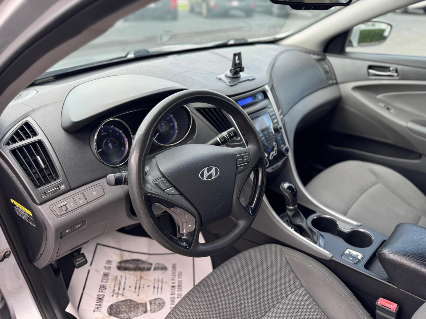 2013 SILVER HYUNDAI SONATA GLS GLS (5NPEB4AC4DH) with an 2.4L L4 DOHC 16V engine, 6-Speed Automatic transmission, located at 10740 Forest Lane, Dallas, TX, 75243, (972) 272-7300, 32.908588, -96.701813 - Photo#7