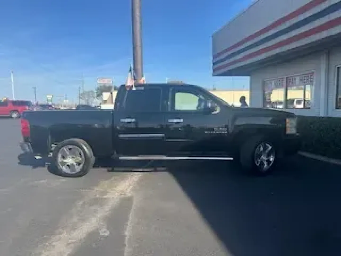 2010 Chevrolet Silverado 1500 LT1 Crew Cab 2WD (3GCRCSE06AG) with an 5.3L V8 OHV 16V FFV engine, 4-Speed Automatic transmission, located at 10740 Forest Lane, Dallas, TX, 75243, (972) 272-7300, 32.908588, -96.701813 - Need a dependable truck for Dallas life-weekday commutes on I635, weekend runs to Home Depot, and road trips out toward Lake Ray Hubbard? This **2010 Chevrolet Silverado 1500 Crew Cab** is built for real-world utility, offering full-size capability and everyday comfort in a package that fits busy fa - Photo#1