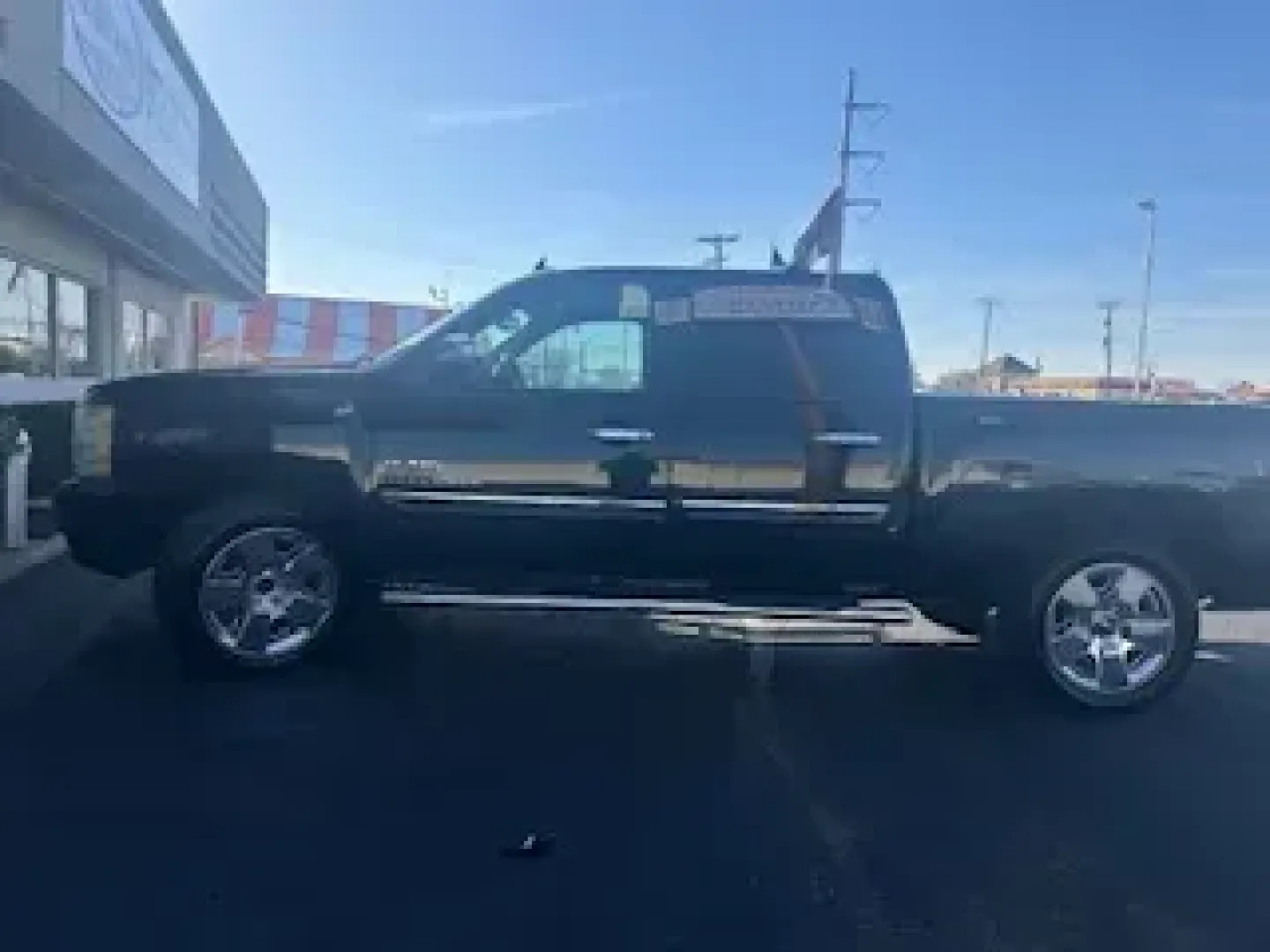 2010 Chevrolet Silverado 1500 LT1 Crew Cab 2WD (3GCRCSE06AG) with an 5.3L V8 OHV 16V FFV engine, 4-Speed Automatic transmission, located at 10740 Forest Lane, Dallas, TX, 75243, (972) 272-7300, 32.908588, -96.701813 - Need a dependable truck for Dallas life-weekday commutes on I635, weekend runs to Home Depot, and road trips out toward Lake Ray Hubbard? This **2010 Chevrolet Silverado 1500 Crew Cab** is built for real-world utility, offering full-size capability and everyday comfort in a package that fits busy fa - Photo#4