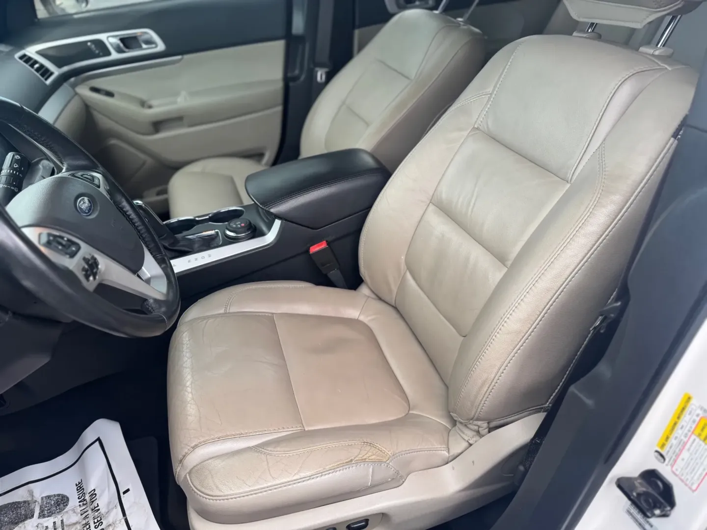 2015 WHITE Ford Explorer XLT 4WD (1FM5K8D89FG) with an 3.5L V6 DOHC 24V engine, 6-Speed Automatic transmission, located at 10740 Forest Lane, Dallas, TX, 75243, (972) 272-7300, 32.908588, -96.701813 - ### Discover Your Next Adventure with the 2015 Ford Explorer XLT 4WD from Traditional Autos!<br /> <br /> If you're searching for an SUV that merges comfort with capability, look no further than this 2015 Ford Explorer XLT 4WD, available now at Traditional Autos in Dallas, Texas. Perfect for weekend - Photo#8