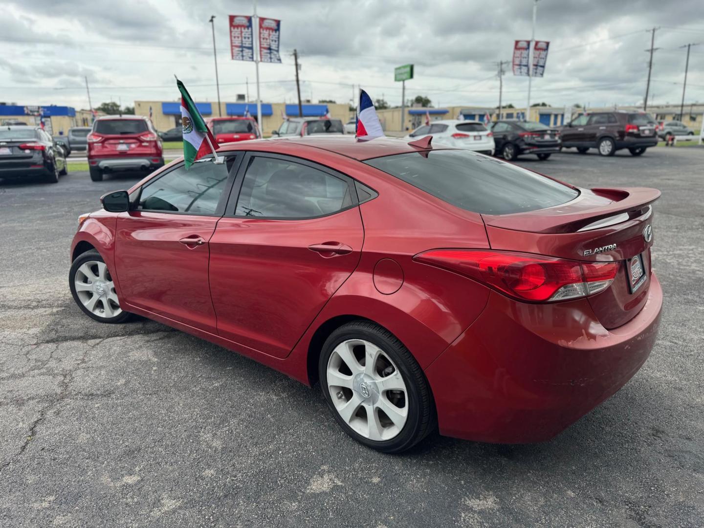 2013 RED HYUNDAI ELANTRA GLS; LIMITED GLS A/T (KMHDH4AE6DU) with an 1.8L L4 DOHC 16V engine, 6-Speed Automatic transmission, located at 10740 Forest Lane, Dallas, TX, 75243, (972) 272-7300, 32.908588, -96.701813 - Photo#3