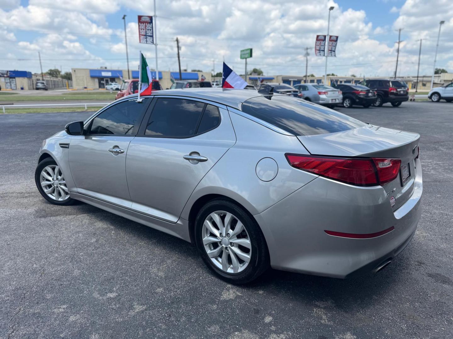 2014 GOLD KIA OPTIMA EX; LX EX (5XXGN4A72EG) with an 2.4L L4 DOHC 16V engine, 6-Speed Automatic transmission, located at 10740 Forest Lane, Dallas, TX, 75243, (972) 272-7300, 32.908588, -96.701813 - Photo#4