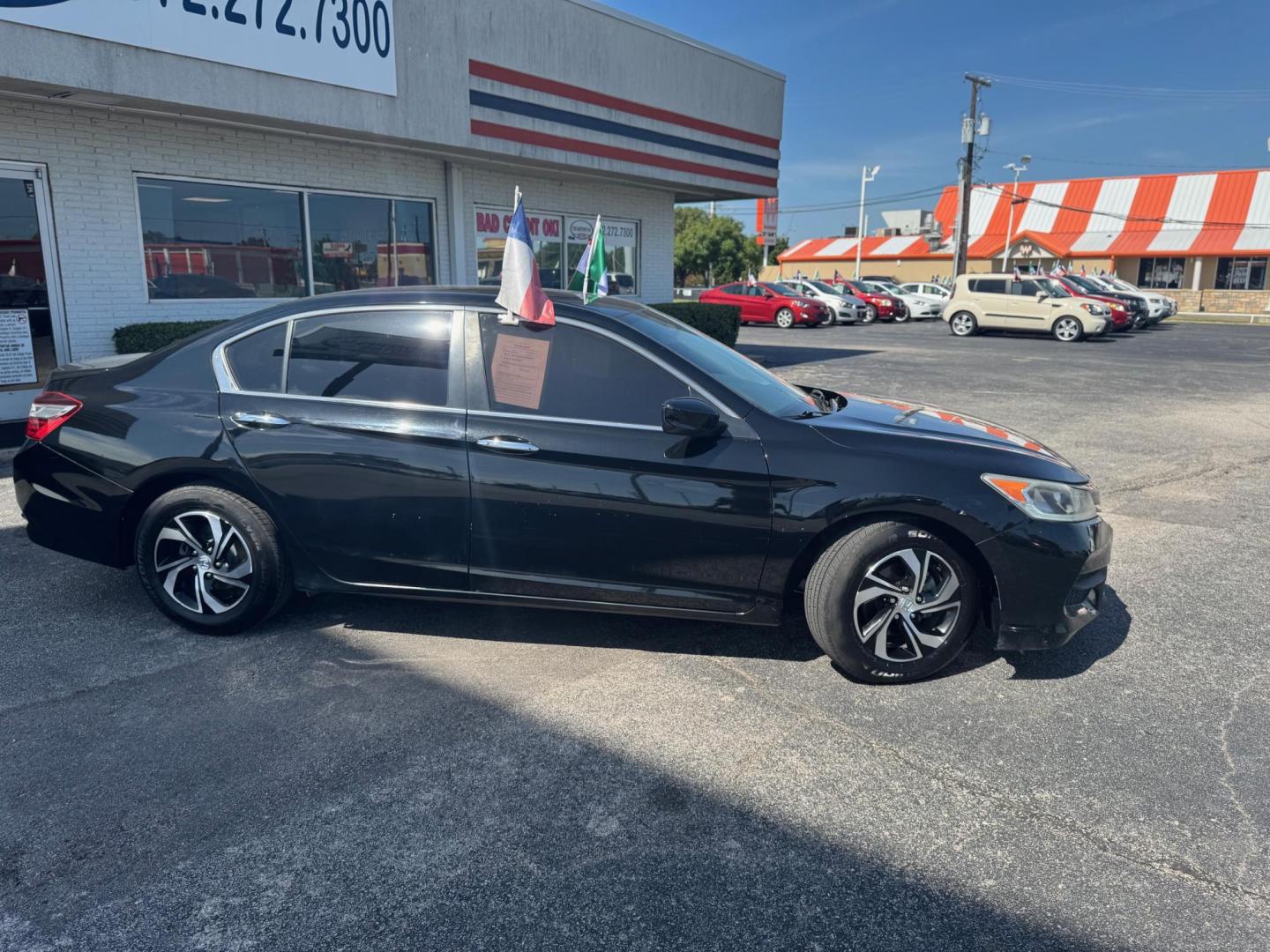 2016 BLACK HONDA ACCORD LX LX Sedan CVT (1HGCR2F39GA) with an 2.4L L4 DOHC 16V engine, CVT transmission, located at 10740 Forest Lane, Dallas, TX, 75243, (972) 272-7300, 32.908588, -96.701813 - Photo#4