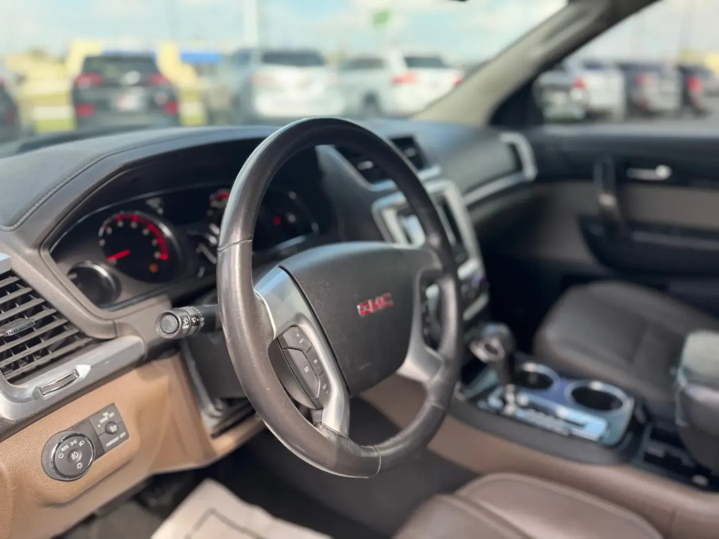 2014 GMC Acadia SLT-1 FWD (1GKKRRKD7EJ) with an 3.6L V6 DOHC 24V engine, 6-Speed Automatic transmission, located at 10740 Forest Lane, Dallas, TX, 75243, (972) 272-7300, 32.908588, -96.701813 - Embark on your next family adventure with confidence in this 2014 GMC Acadia, a spacious and versatile SUV designed to accommodate growing families or active lifestyles. Whether you're navigating the streets of Dallas or planning a weekend getaway to nearby attractions like the Dallas Arboretum or t - Photo#8