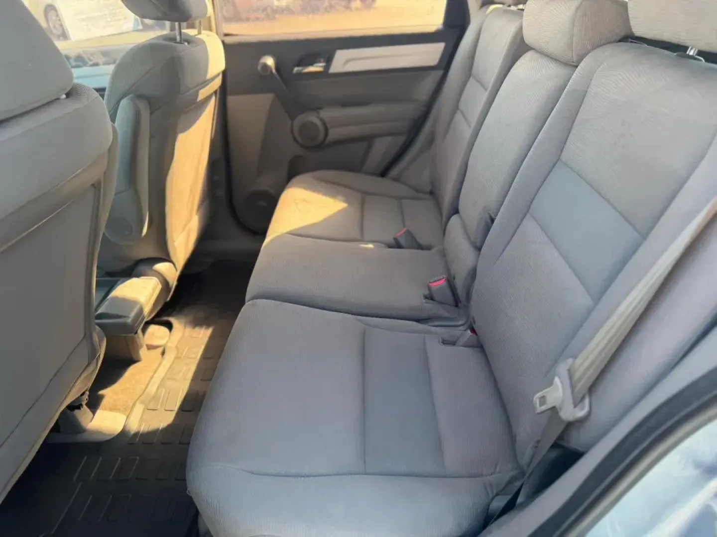 2011 BLUE Honda CR-V LX 2WD 5-Speed AT (5J6RE3H30BL) with an 2.4L L4 DOHC 16V engine, 5-Speed Automatic transmission, located at 10740 Forest Lane, Dallas, TX, 75243, (972) 272-7300, 32.908588, -96.701813 - **Adventure Awaits with This 2011 Honda CR-V Perfect for Your Family Road Trips!**<br /> <br /> Are you searching for a dependable vehicle that can handle everything from daily commutes to weekend adventures? Look no further than this stylish and versatile 2011 Honda CR-V, available now at Traditio - Photo#5